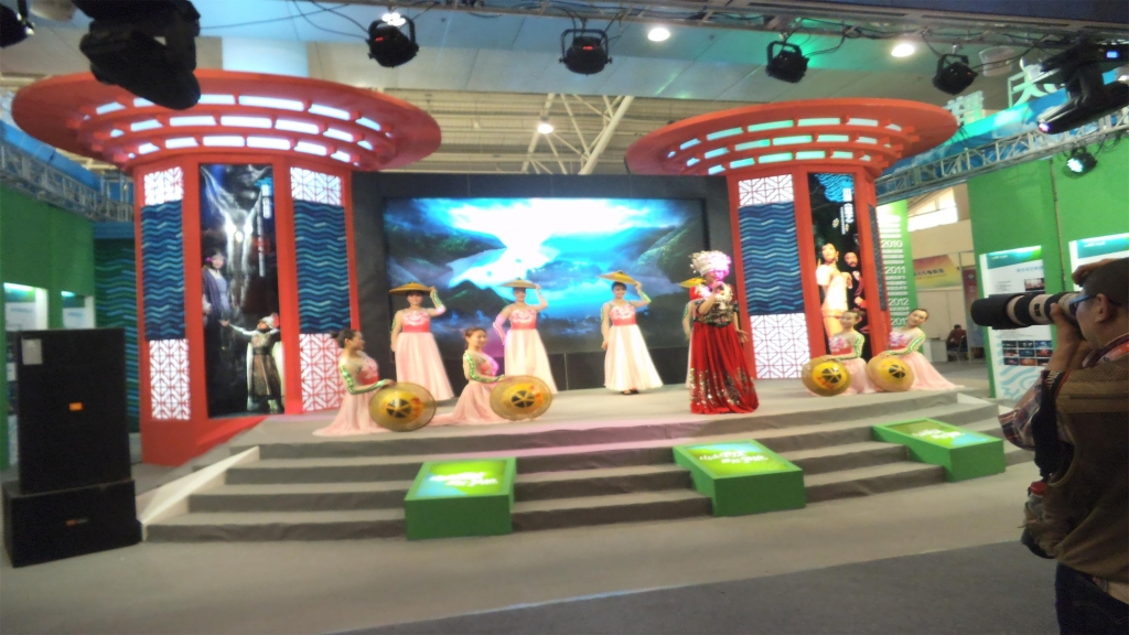 中國第十屆藝術(shù)節(jié)展臺案例